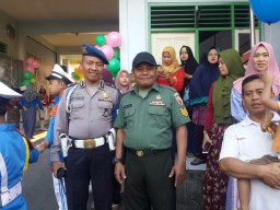 Jalan sehat dan pentas seni bagi siswa/siswi SDN 4 Krian Sidoarjo