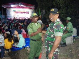Babinsa Desa Kupang Hadiri Ruwah Dusun Tanjungsari Dengan Pagelaran Ludruk Kirun CS.