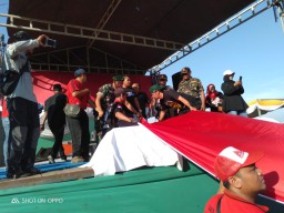 Danramil 0816/13 Wonoayu Menerima Bendera Kirab Merah Putih 517 M