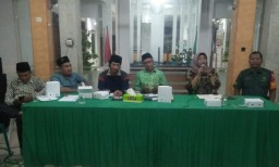Babinsa sertu Sarko Koramil 0816/10 Balongbendo Hadiri Rapat Kordinasi Turun Tanam dengan mantri pertanian