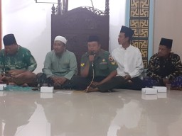 Babinsa Desa Kendal Sewu Serka Saiful Anam Menghadiri Pengajian Rutin Lailatul  Ijtma  MWC NU Tarik