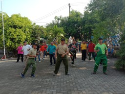 KORAMIL 0816/13 WONOAYU LAKSANAKAN SENAM SKJ BERSAMA MASYARAKAT.