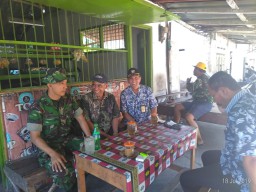 Serda Gatot Wahyudi Melaksanakan Komsos Sebagai Wujud Kedekatan Dengan Warga Desa Binaan