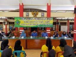 Babinsa Koramil 0816/08 Jabon Hadiri Sosialisasi Pelatihan Pemijatan Bayi Di Desa Balongtani