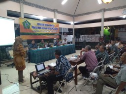 Babinsa koramil 0816/01 desa jati hadiri pembentukan panitia Pilkades