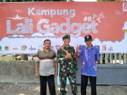 BABINSA KORAMIL 0816/13 WONOAYU HADIRI KEGIATAN KAMPUNG LALI GADGET