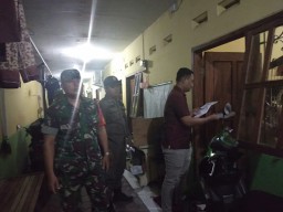 Babinsa Koramil 0816/03 Buduran Dampingi operasi yustisi di wilayah Binaannya