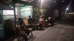 Babinsa koramil0816/10 Balongbendo ajak warga hidupkan poskamling