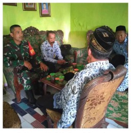 Babinsa Koramil 0816/12 Prambon bersama Anjangsana dengan perangkat Desa.
