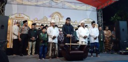 DANRAMIL 0816/12 PRAMBON HADIRI UNDANGAN PENGASUH PONDOK PESANTREN TARBIYATUL FUDLOLA K.H MAHFUD ABU BAKAR DI DESA WATUTULIS