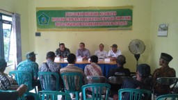 Danramil 0816/16 Waru menghadiri kegiatan penyusunan programa peningkatan kapasitas penyuluh dan petani Tingkat Kec. Waru