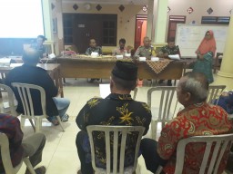 Babinsa Ramil 03/Buduran Hadiri Rapat pemilih Pilkades di Desa Entalsewu