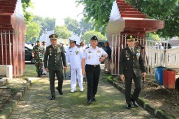 Dandim 0816/Sidoarjo menghadiri upacara pemakaman Laksamana Pertama Laksma TNI Gig Jonias Mozes JM Sipasulta