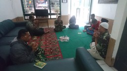 Koramil 0816/16 Waru menggelar acara pembacaan yasin, tahlil dan doa bersama dengan anak yatim piatu