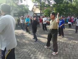 Wujudkan hidup sehat koramil 0816/01 ikuti senam bersama