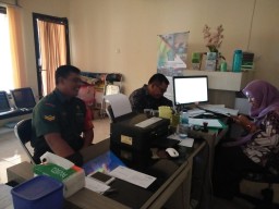 Komsos Babinsa Jabon Dengan perangkat Desa Kupang