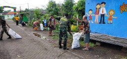 Peduli Terhadap Lingkungan, Koramil 02/Candi Ajak Masyarakat Kerja Bakti