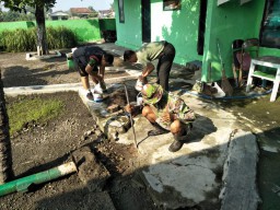 Serka Mulyanto Laksanakan giat perbaikan Sarpras di Makoramil 07/Krembung