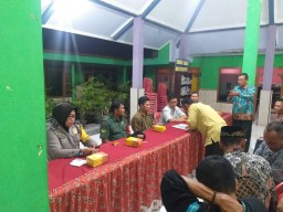 Babinsa Desa Lemujud ikuti giat Sosislisasi Peraga Alat Kampanye dan Penandatanganan Kesepakatan