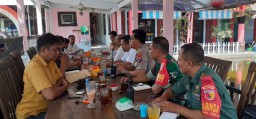 Pelda Jufri Umar bersama Babinsa Prambon hadiri undangan Rakor persiapan Pilkada tahun 2020