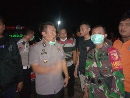 Babinsa Koramil 0816/13 Wonoayu mendampingi Evakuasi Penemuan Tengkorak Manusia di Kebun Tebu desa Candinegoro