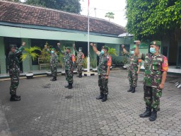Apel Pagi Dilanjutkan Olah Raga Bersama Koramil 0816/17 Gedangan