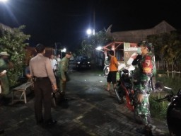 Pemdes Watugolong patroli cegah penyebaran virus Corona covid-19
