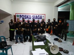 WABAH VIRUS COVID-19 MEREBAK BABINSA BERSAMA RELAWAN BERI EDUKASI ANTISIPASI PENCEGAHAN