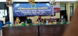 Babinsa Jabon Update Data Pemudik Bersama Perangkat Desa, Cegah Sebaran COVID-19