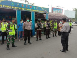 Anggota Ramil 07 Krembung Dukung Pelaksanaan PSBB di Wil. Krembung