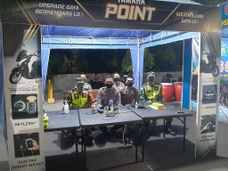 Terkait PSBB Aparat Gabungan TNI-POLRI Siaga di Pintu Tol Sidoarjo