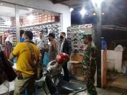 Terkait PSBB tahap ll forkopimka tiga pilar kecamatan Sedati lakukan operasi Social distancing.