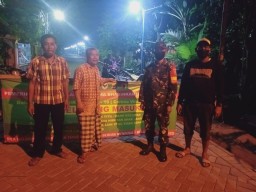 Putus rantai penyebaran Covid-19,Babinsa Koramil 0816/12 Prambon monitoring Pos Check Point PSBB