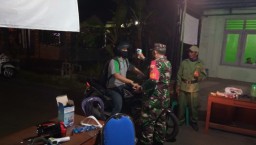 Babinsa Desa Tanjek Wagir Laksanakan Check Point di Desa Binaan