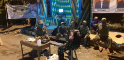 Antisipasi penyebaran virus covid-19,Babinsa Koramil 0816/12 Prambon melaksanakan patroli malam hari