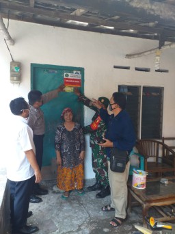 Babinsa 0816/01 Sidoarjo hadiri pemberian BLT dana desa Jati Sidoarjo