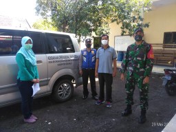 BABINSA KORAMIL 0816/13 SOSIALISASI DAN HIMBAUAN PROTOKOL KESEHATAN COVID 19 DALAM RANGKA PSBB TAHAP 3 TIGA