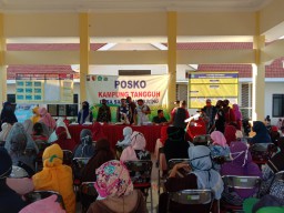 Babinsa Koramil 0816/13 Wonoayu Pantau Pemberian Bantuan Langsung Tunai