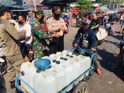 Kepedulian kodim 0816/ 04 porong kepada masyarakat kecamatan porong ditengah pandemi covid-19.
