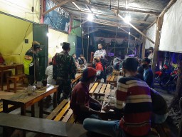 Anggota Ramil0816/07 Krembung Bersama Polsek,Satpol PP melaksanakan Patroli Malam.