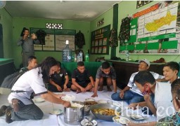Kenang Masa Lalu dan Jalin Silaturahmi, Anggota Aktif dan Purnawirawan Koramil 08/Jabon Gelar Tasyakuran