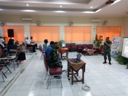 Kodim 0816 Sidoarjo Berikan Wasbang di SMKN 1 Sidoarjo