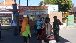 Babinsa Desa Tanjek Wagir Ikut Laksanakan Check Point di Kampung Tangguh