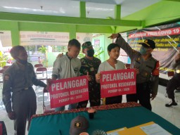 Tanpa kenal lelah Babinsa 0816/01 Bluru Kidul ikut penegakkan Disiplin