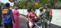 Ibu Persit Koramil 17 Gedangan Turut bantu Program Jatim Bermasker