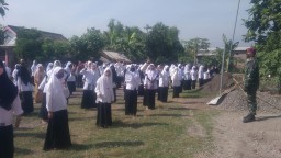 Anggota BKO dr Pasmar Laksanakan Wasbang Dan Penegakan Protokoler Kesehatan di Ponpes Burhanul Hidayah