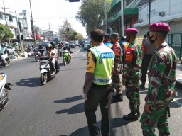 Operasi Yustisi dan Tertib Masker digelar oleh Tim Gabungan dari Koramil, Polsek dan Satpol PP Kec Buduran