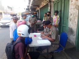 Koramil 0816/13 Melaksanakan Operasi Yustisi