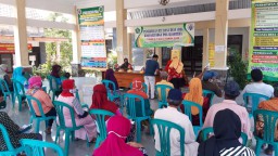 Serka Junaidi Babinsa Desa Mindu Gading, Hadiri Penyaluran Pembagian BLT Tahab Ketiga