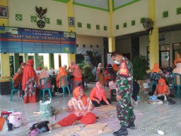 Batituud 0816/10 Balongbendo Ikuti Kegiatan Pelatihan Menjahit Ibu PKK
